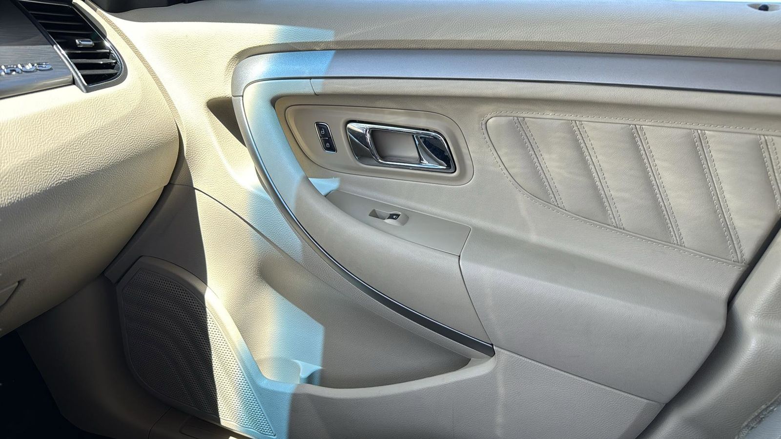 Used Car 2014 Ford Taurus  Sel For Sale Under $10,000 In Austin, Texas