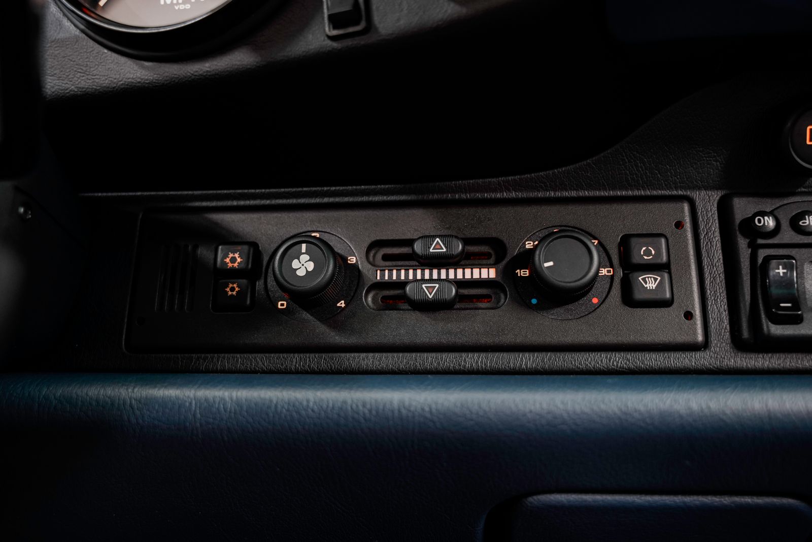1996 Porsche 911 Carrera 4S — photo 14