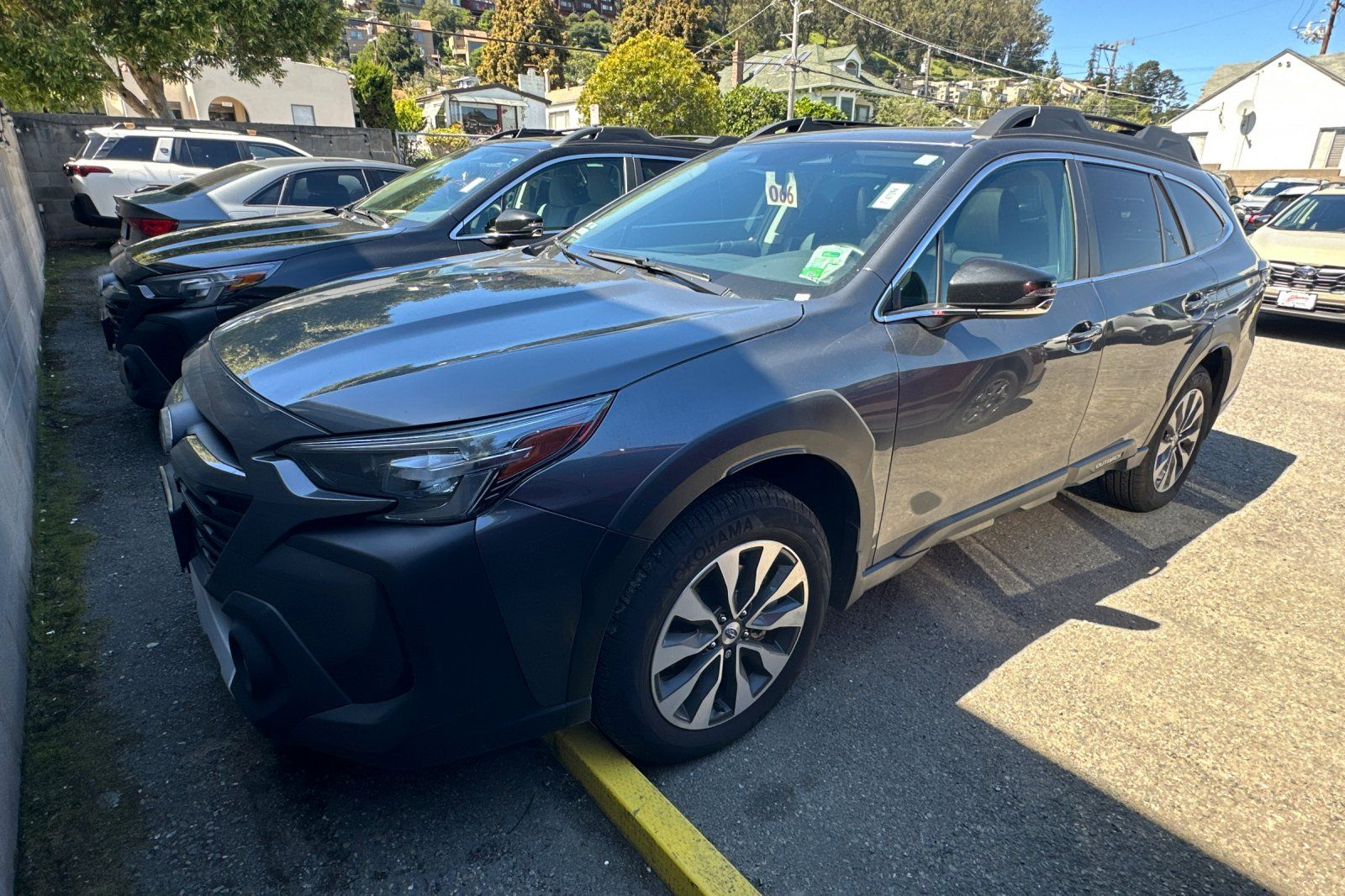 View vehicle photo 2