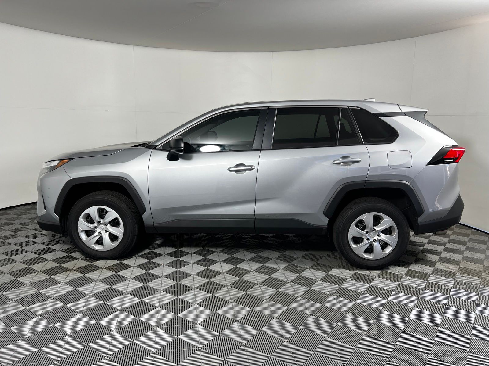 Thumbnail: 2025 Toyota RAV4 - 8