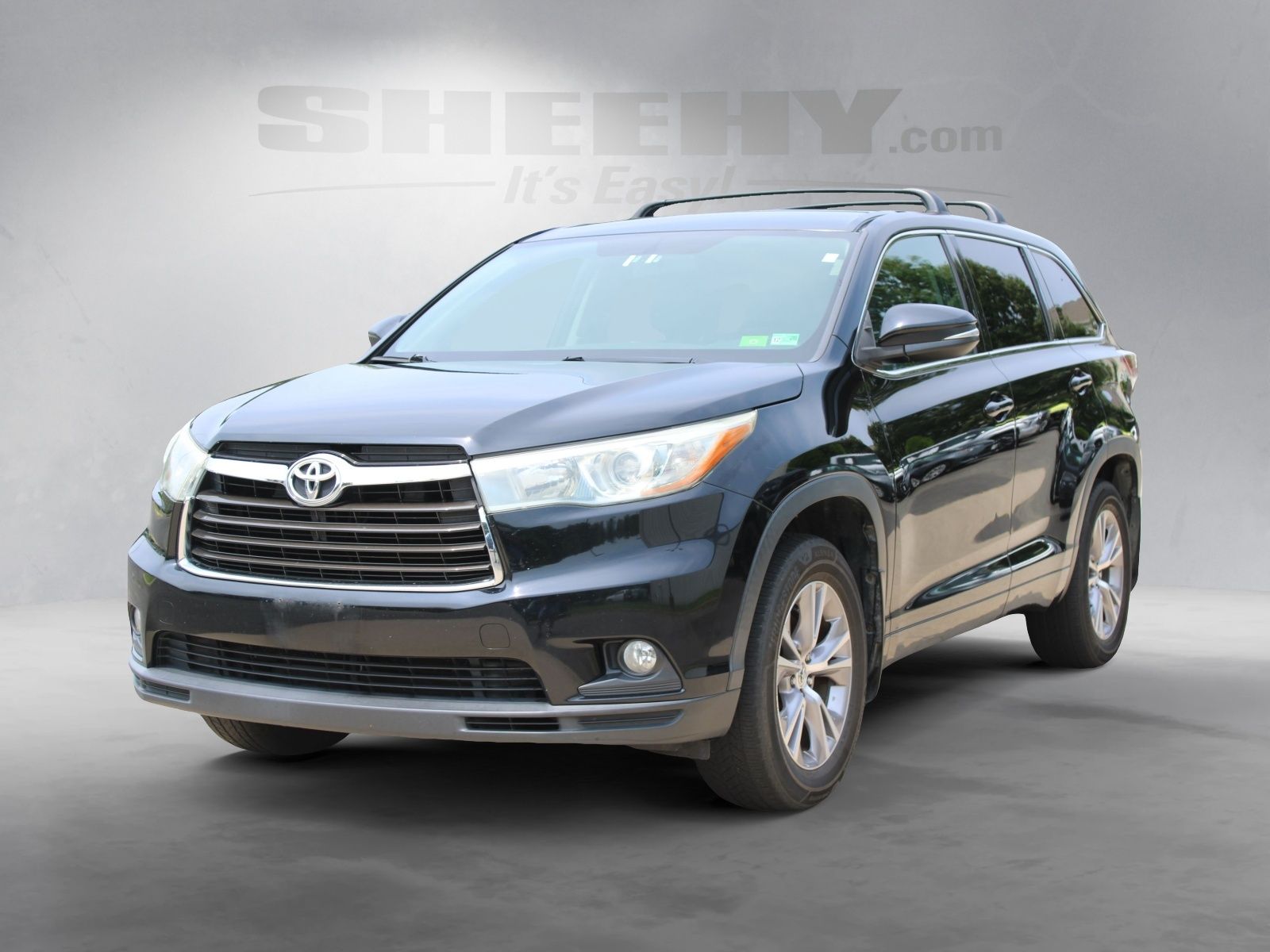Used 2015 Black Toyota LE Plus V6 image 4