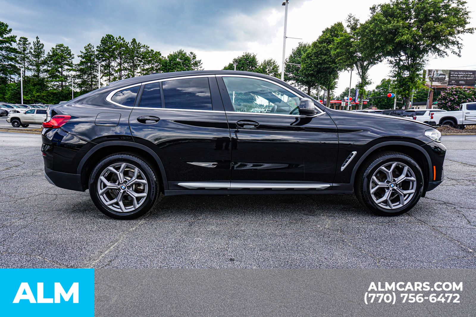 Used 2025 Black BMW xDrive30i image 11