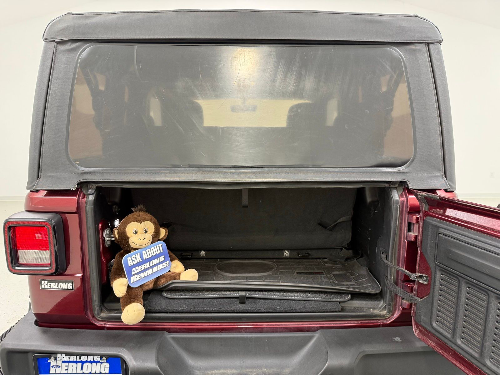 View vehicle photo 7