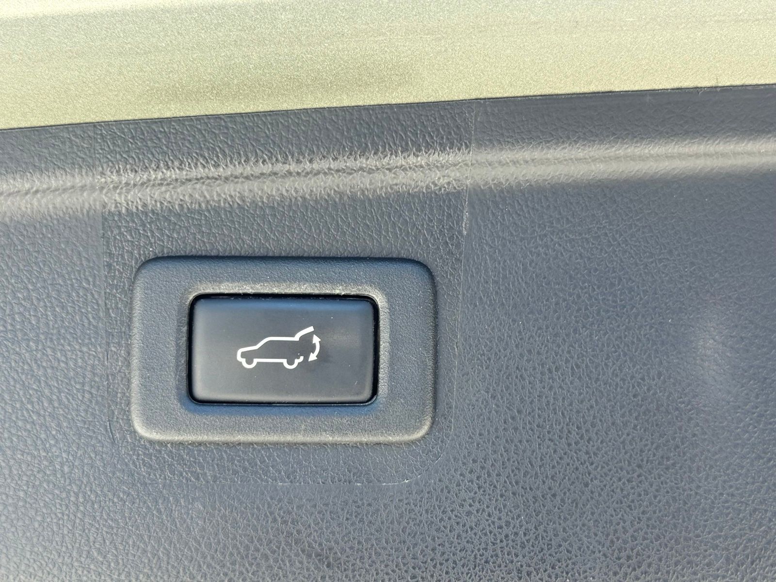 Used 2017 Green Subaru 2.5i Premium image 25