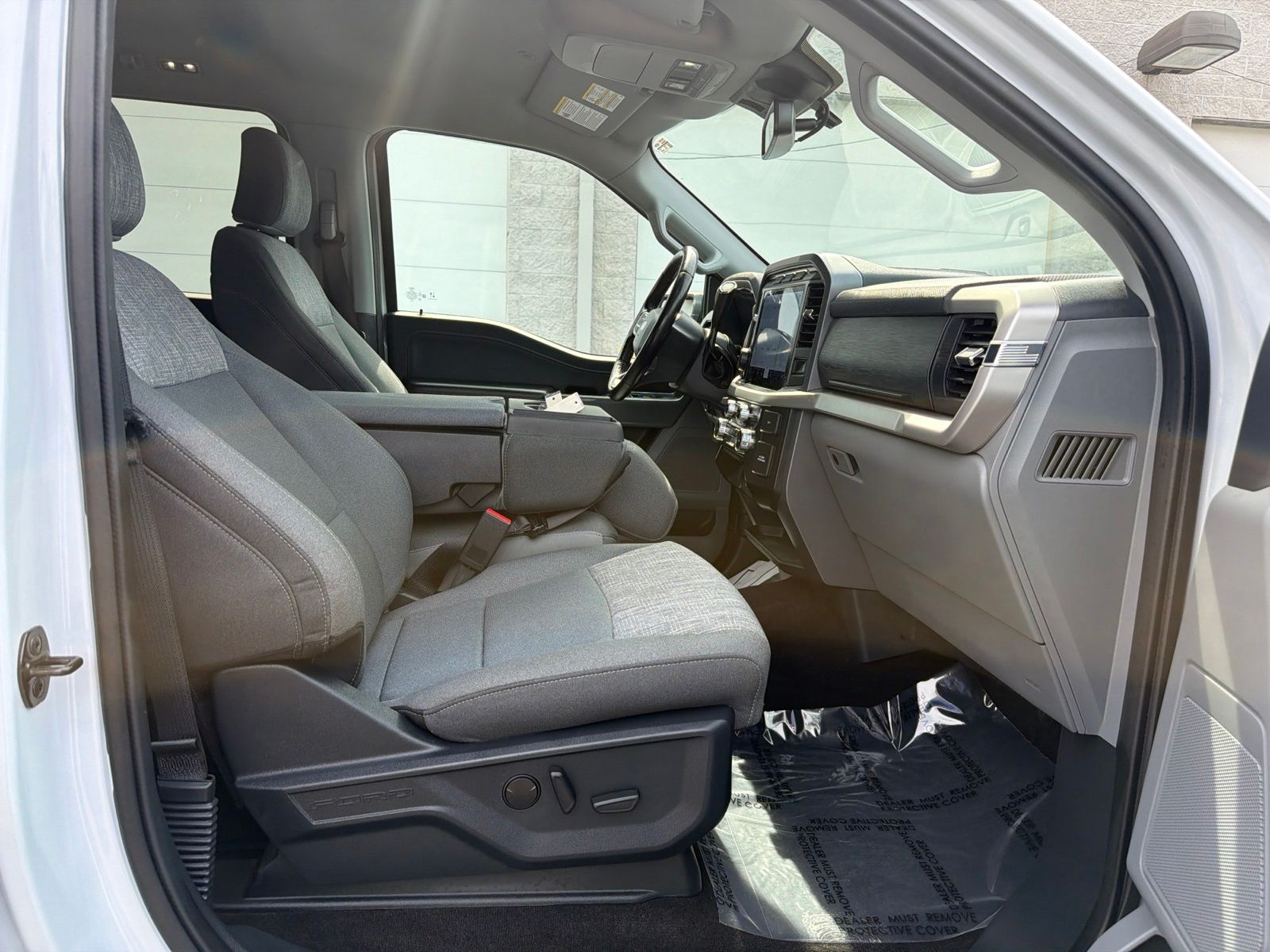 Certified Used 2022 White Metallic Ford XLT image 9