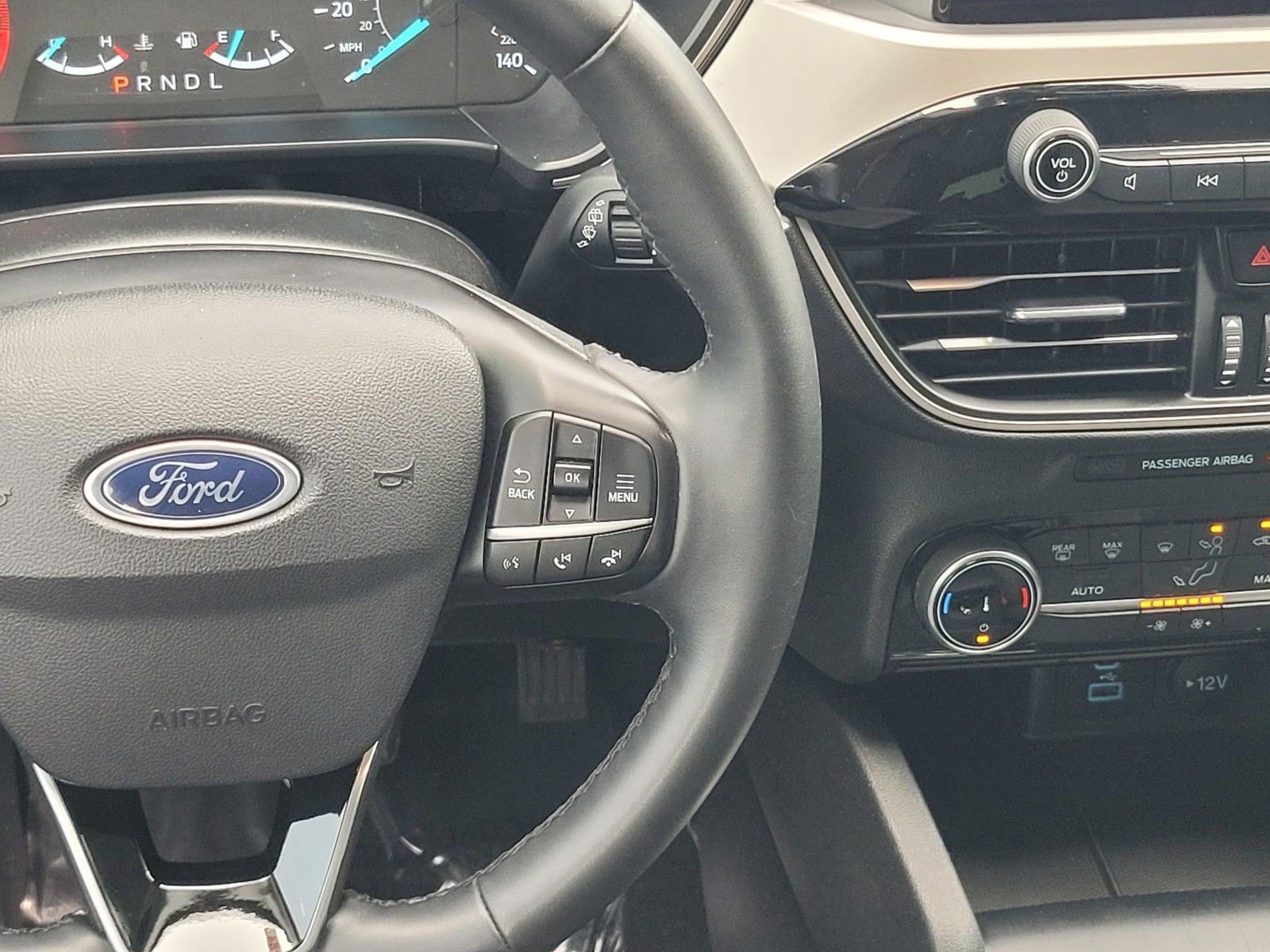 Used 2022 Black Ford SE image 14