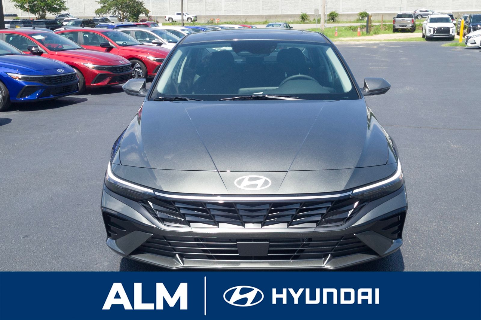 2025 Hyundai Elantra Hybrid Limited photo 2