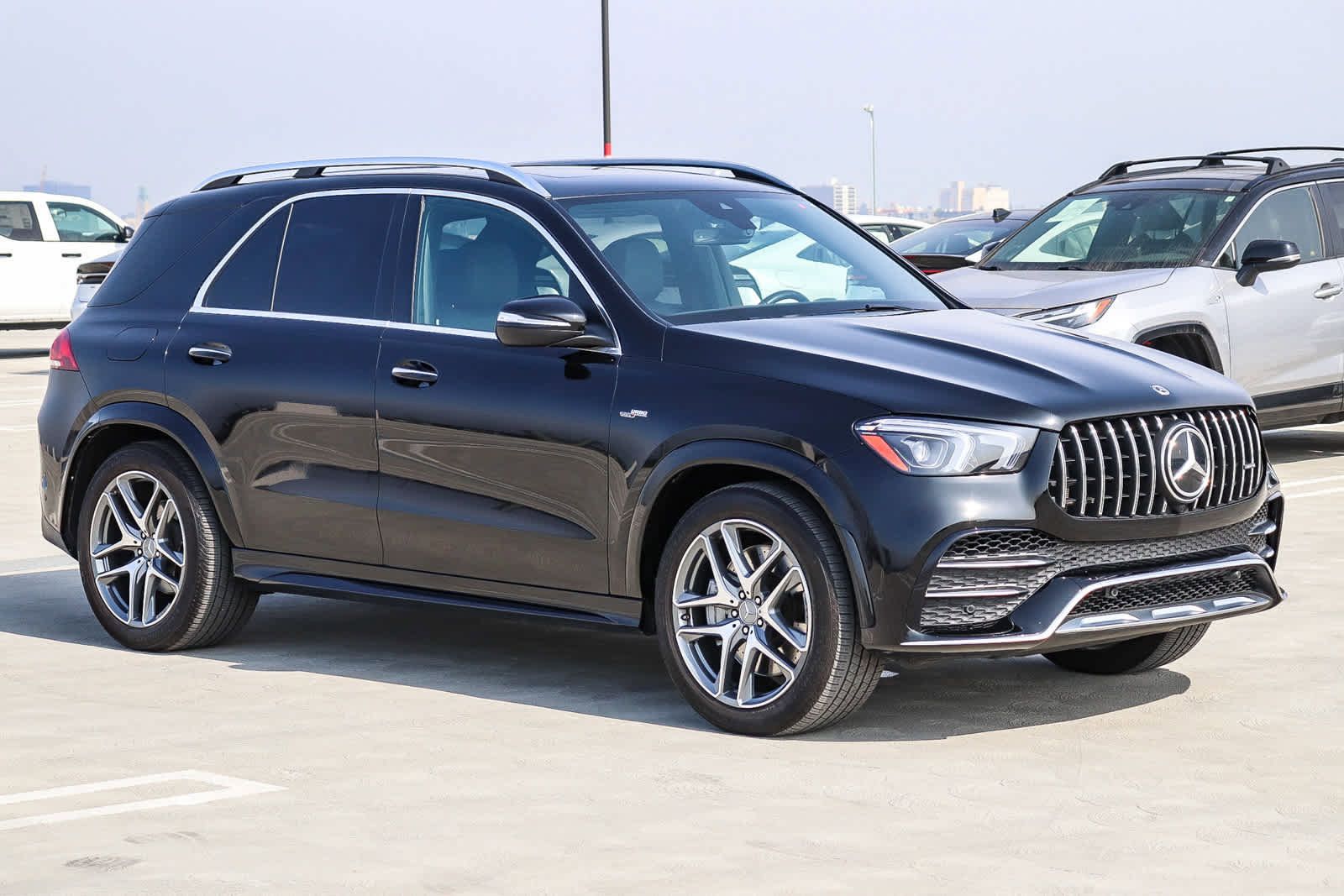 View vehicle photo 3