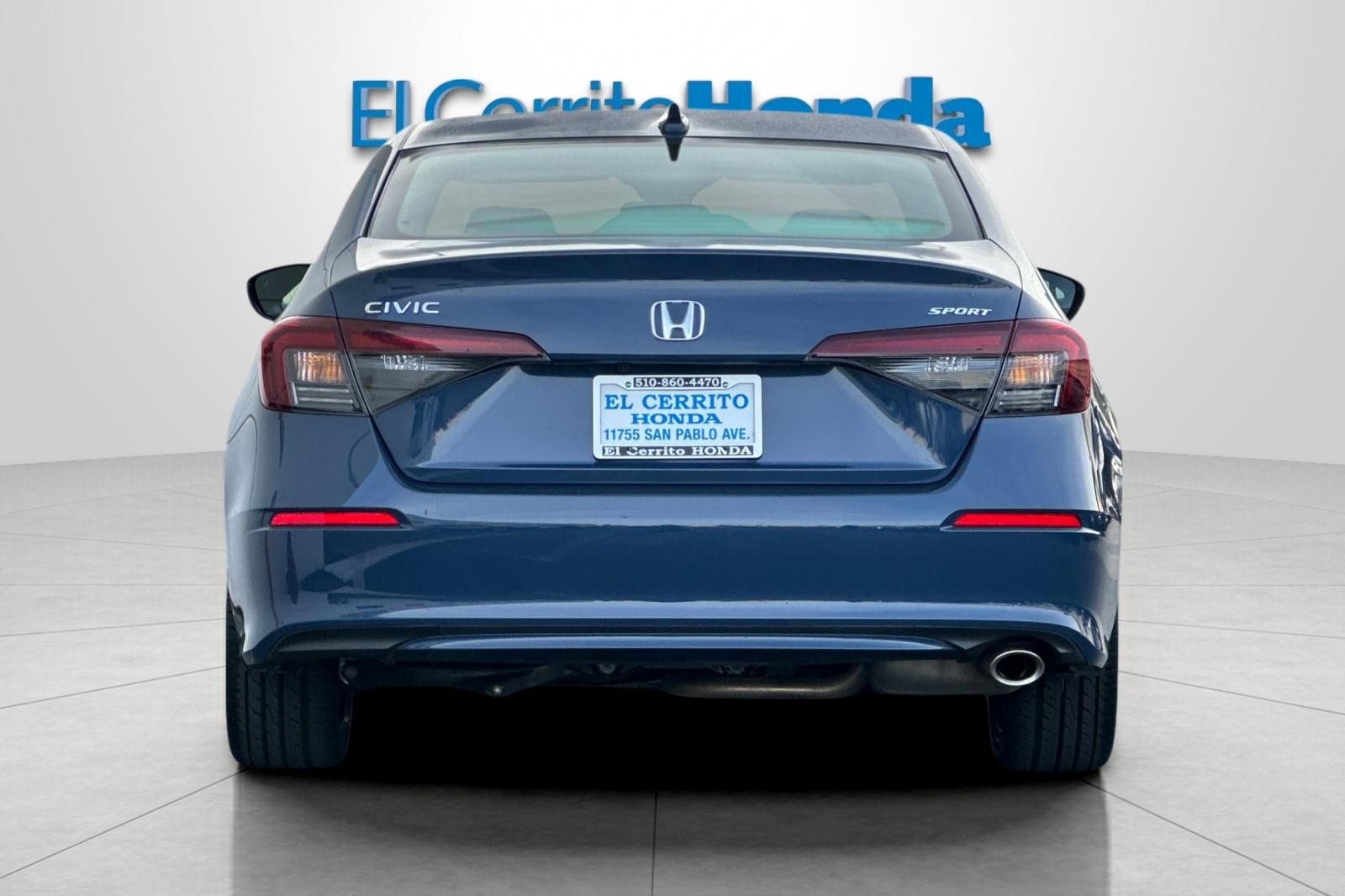 View vehicle photo 4