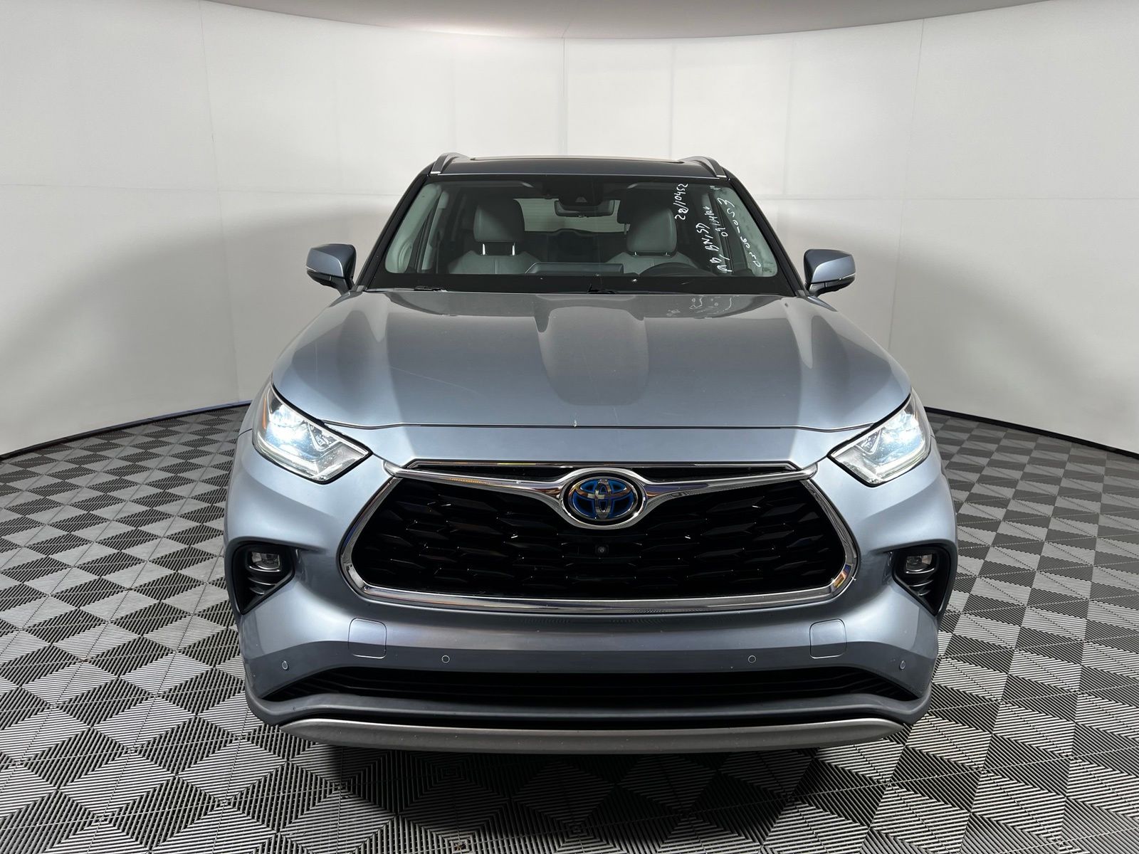 Thumbnail: 2021 Toyota Highlander - 2