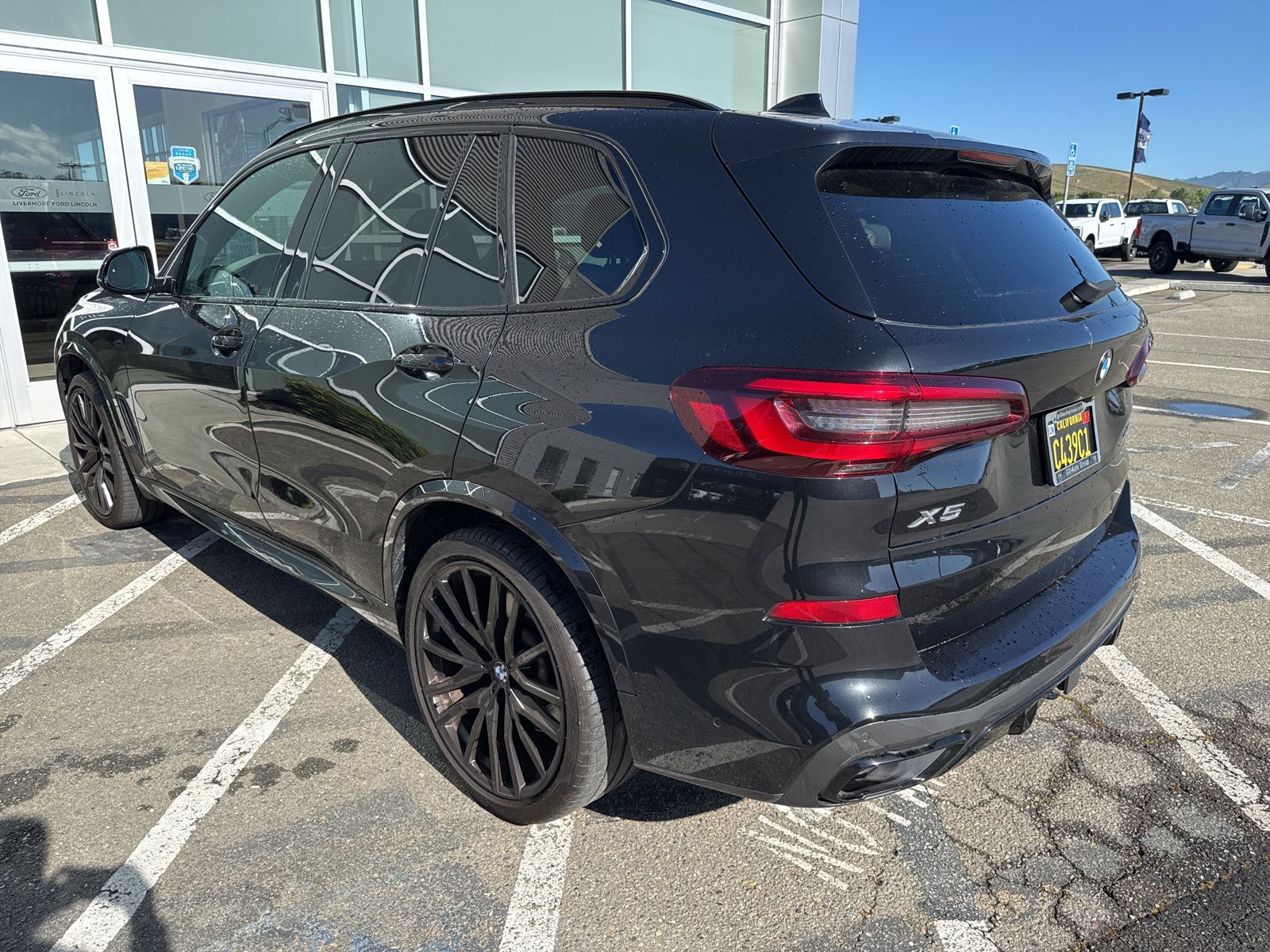 Used 2021 Black BMW sDrive40i image 3