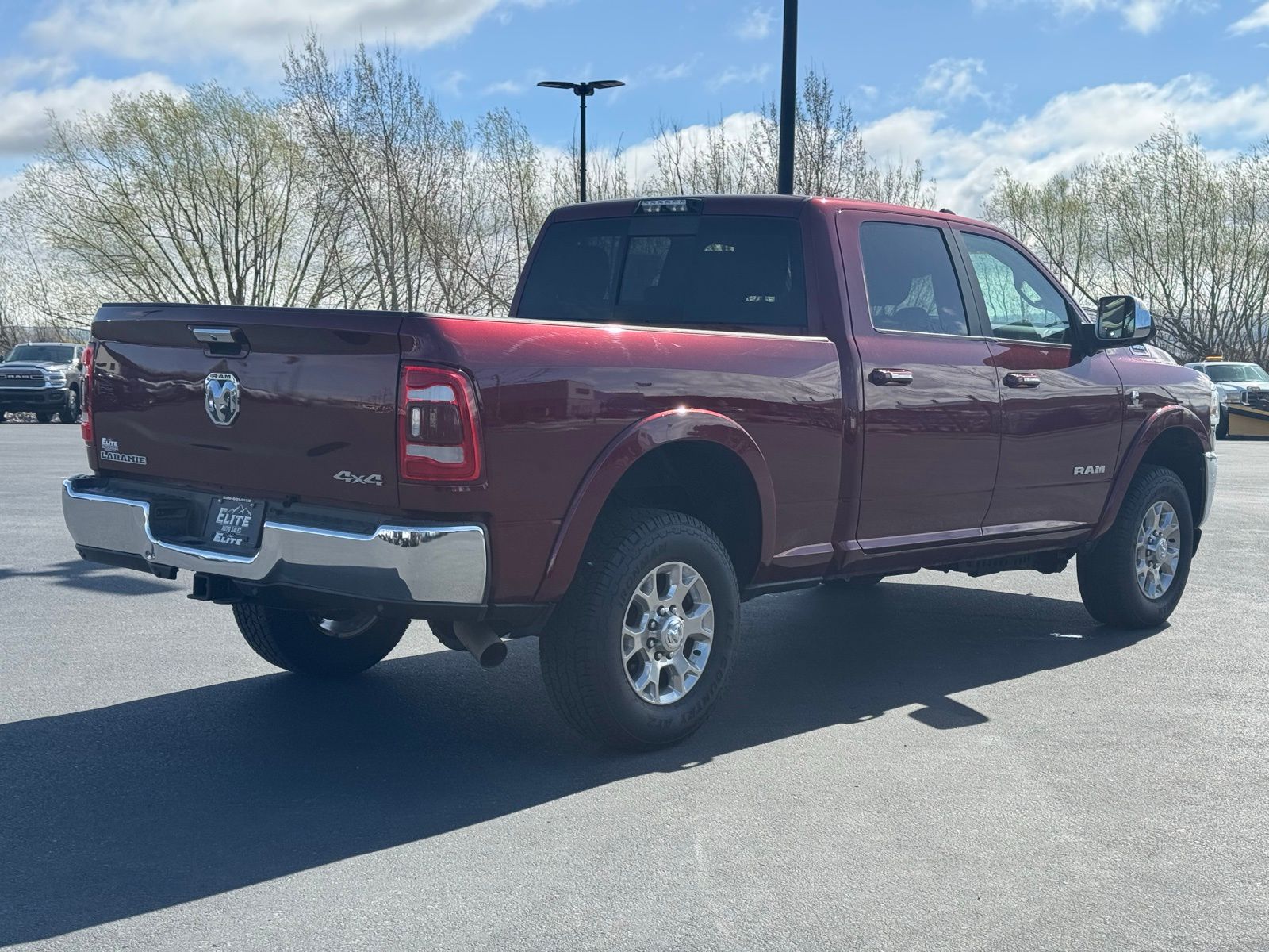 View vehicle photo 6