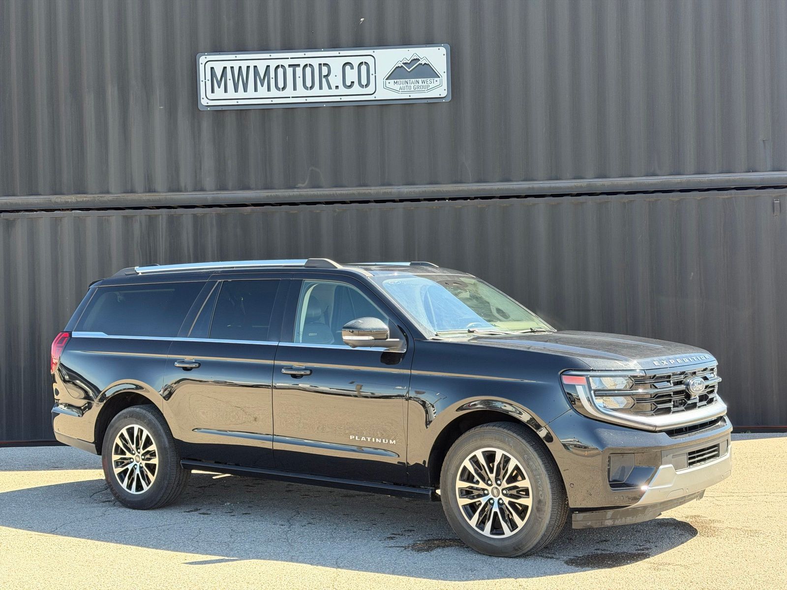 Black Metallic 2025 Ford Expedition SUV / Crossover Four-Wheel Drive Automatic