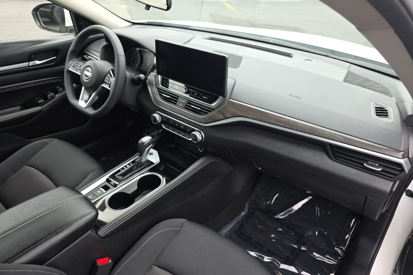 Used 2023 White Nissan 2.5 SV image 15