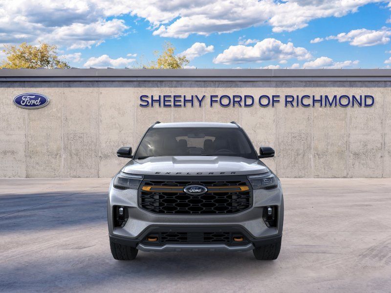 New 2026 Carbonized Gray Metallic Ford Tremor image 7