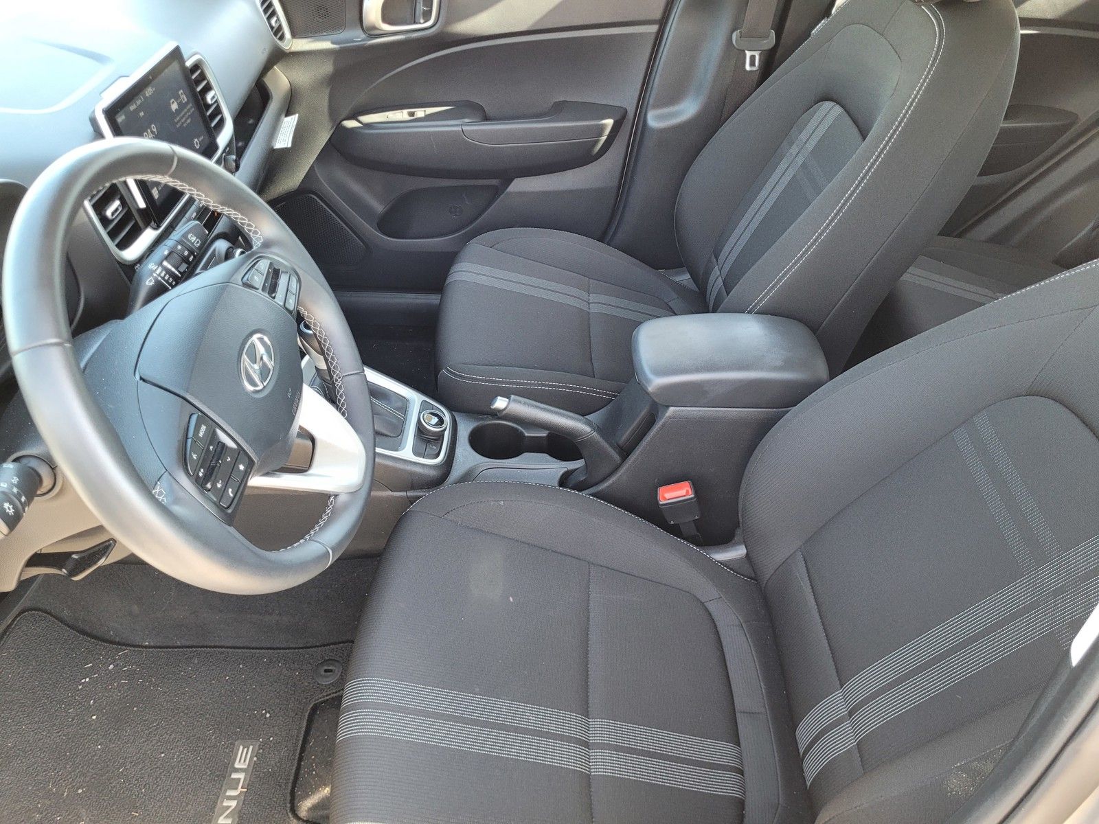 2025 Hyundai Venue SEL - Photo 20