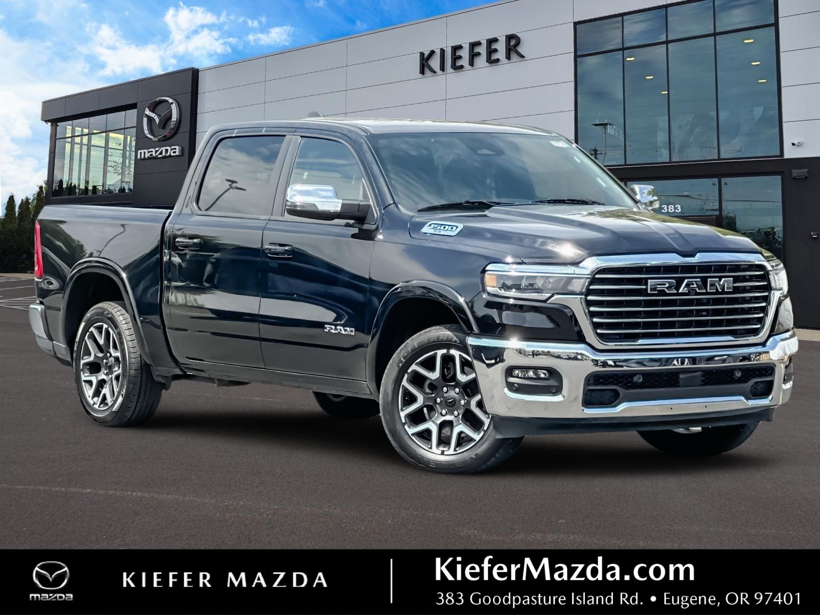 Diamond Black Crystal Pearlcoat 2025 RAM 1500 Pickup Truck Four-Wheel Drive 8-Speed Automatic