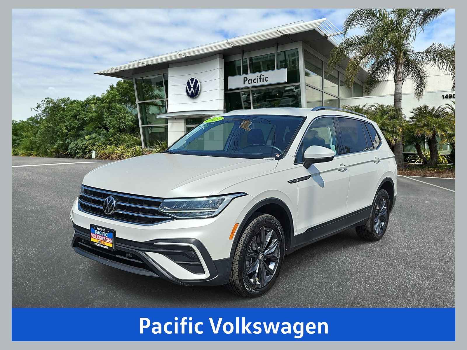 Opal White 2023 Volkswagen Tiguan SUV / Crossover Front-Wheel Drive 8-Speed Automatic
