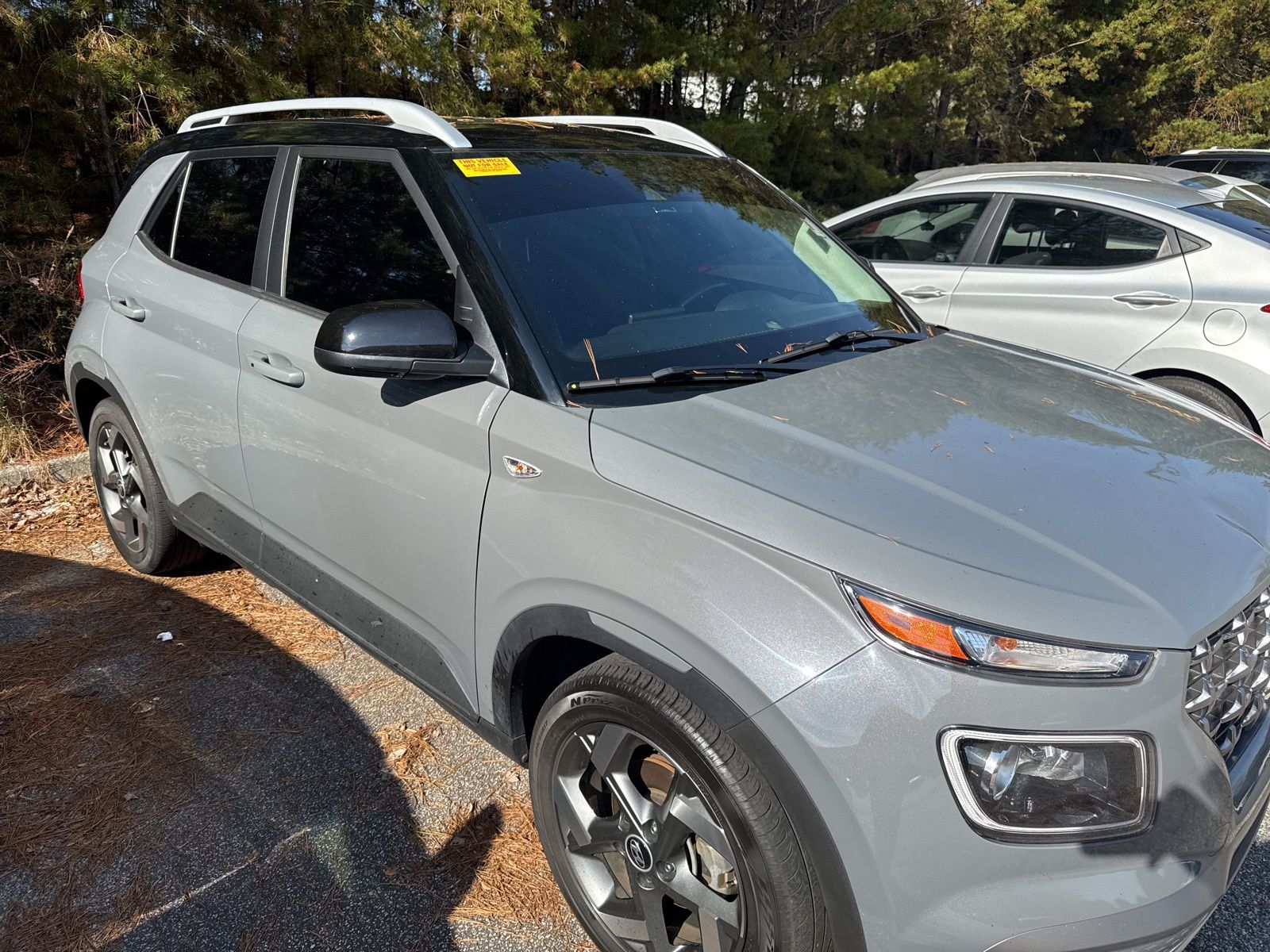 2022 Hyundai Venue SEL Limited photo 2