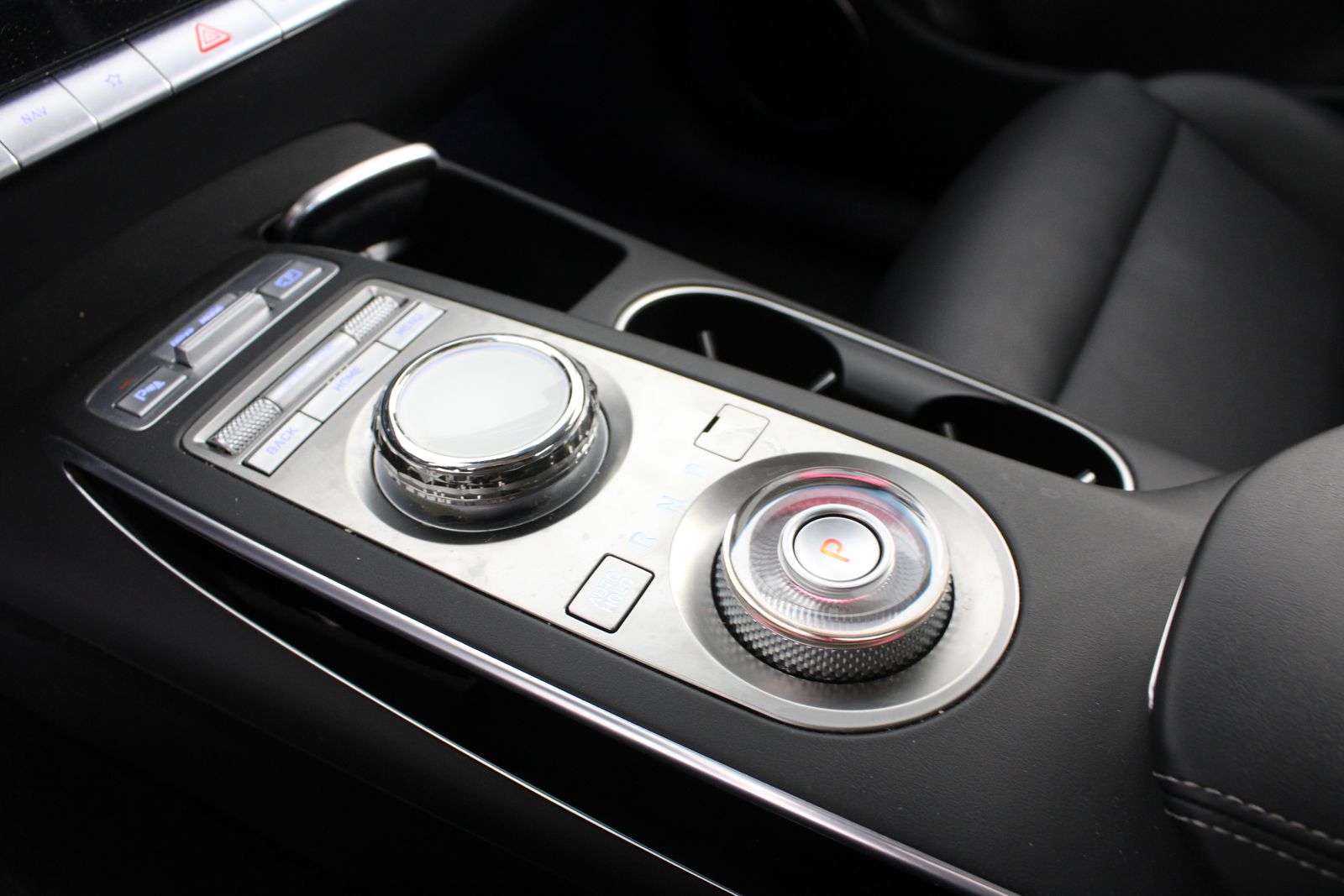 Used 2025 White Genesis 2.5T image 19