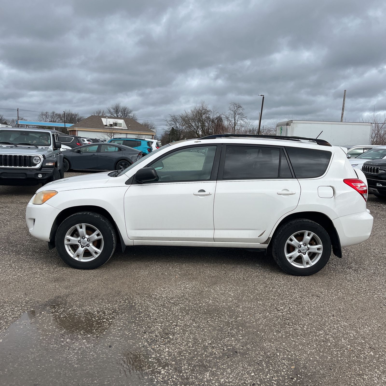 White 2011 Toyota RAV4 Base SUV / Crossover Front-Wheel Drive 4-Speed Automatic