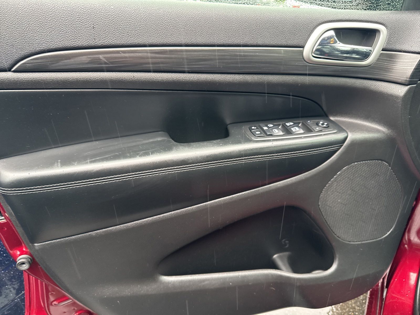 Used 2019 Velvet Red Pearlcoat Jeep Altitude image 40