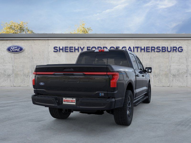 New 2025 Agate Black Metallic Ford Lariat image 8