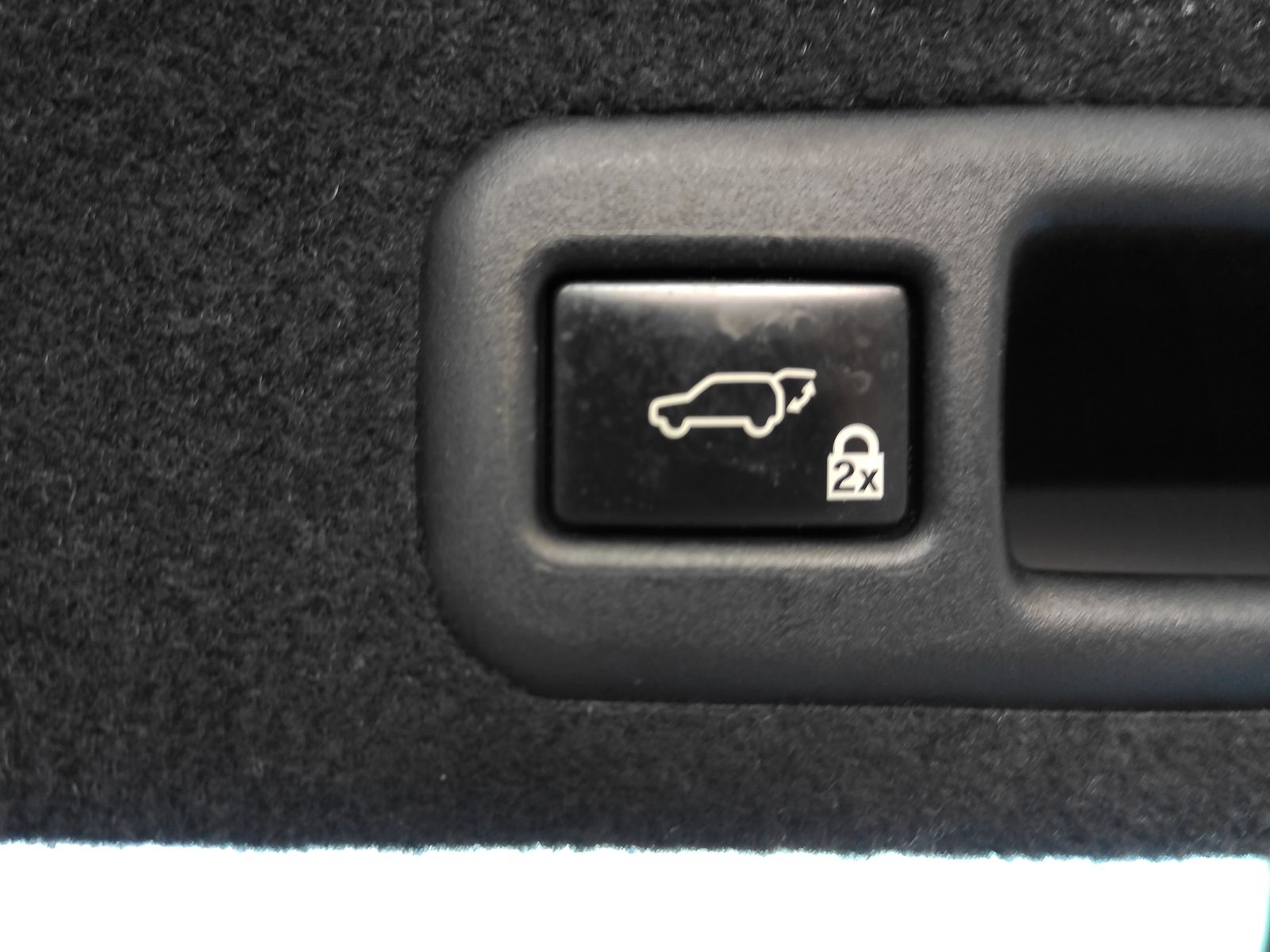 Used 2017 Silver Lexus 350 image 23
