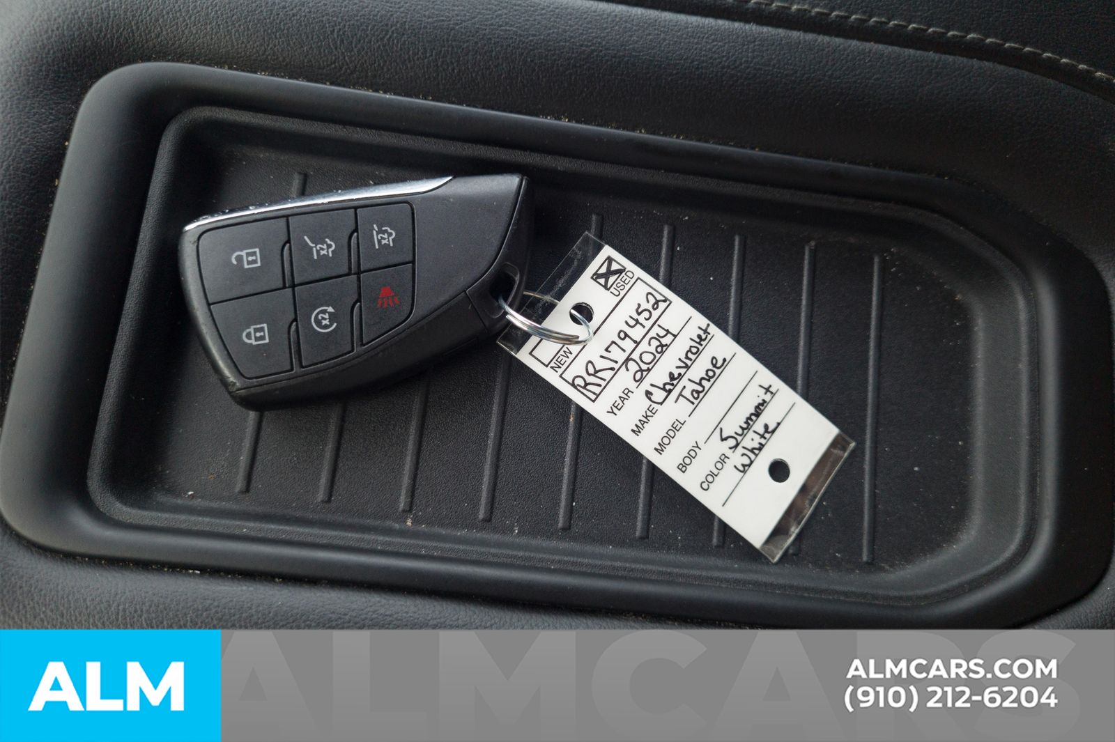 Used 2024 Summit White Chevrolet LT image 17