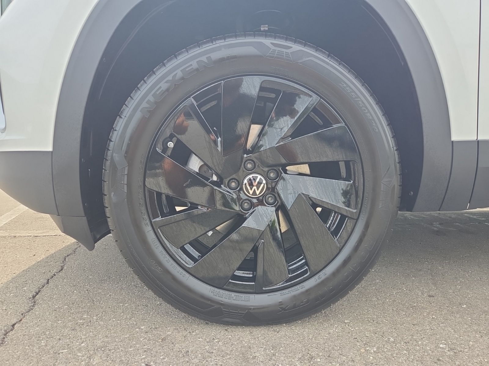 new 2026 Volkswagen Atlas car, priced at $45,905