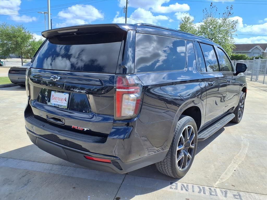 2024 Chevrolet Suburban RST - 4