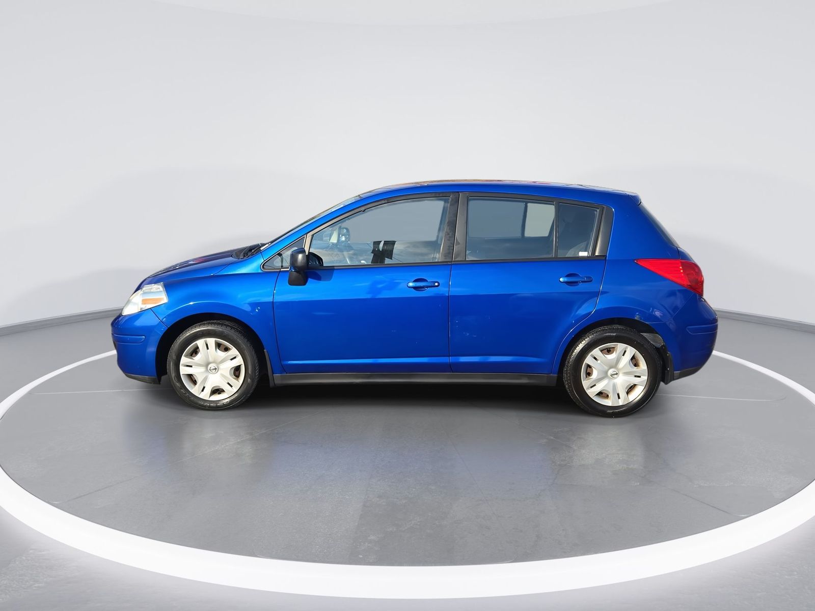 2011 Nissan Versa 1.8 S 5