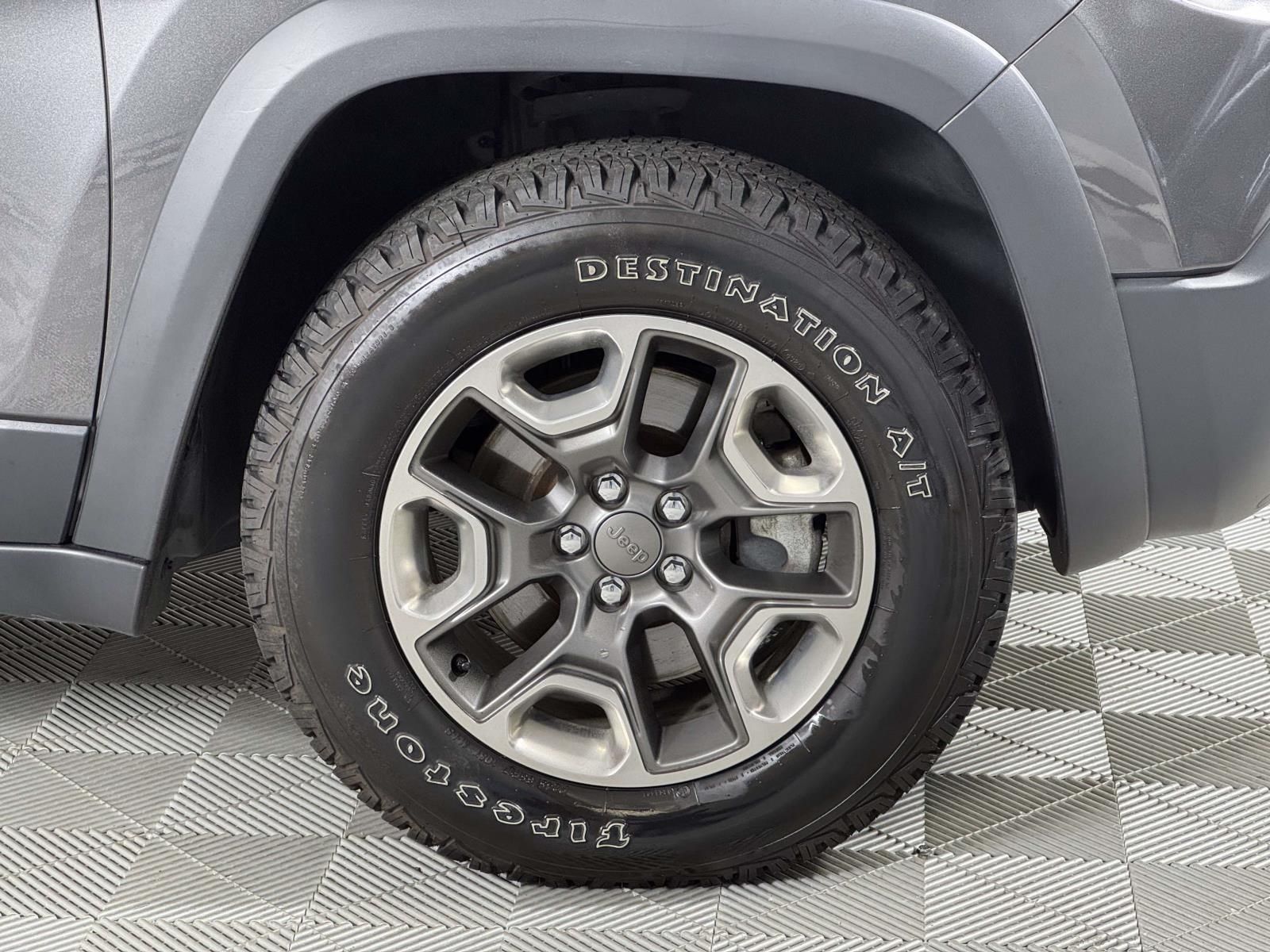 Used 2019 Gray Jeep Trailhawk image 23