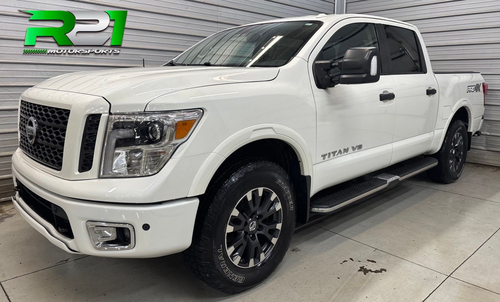 White 2018 Nissan Titan Pickup Truck Four-Wheel Drive 7-Speed Automatic