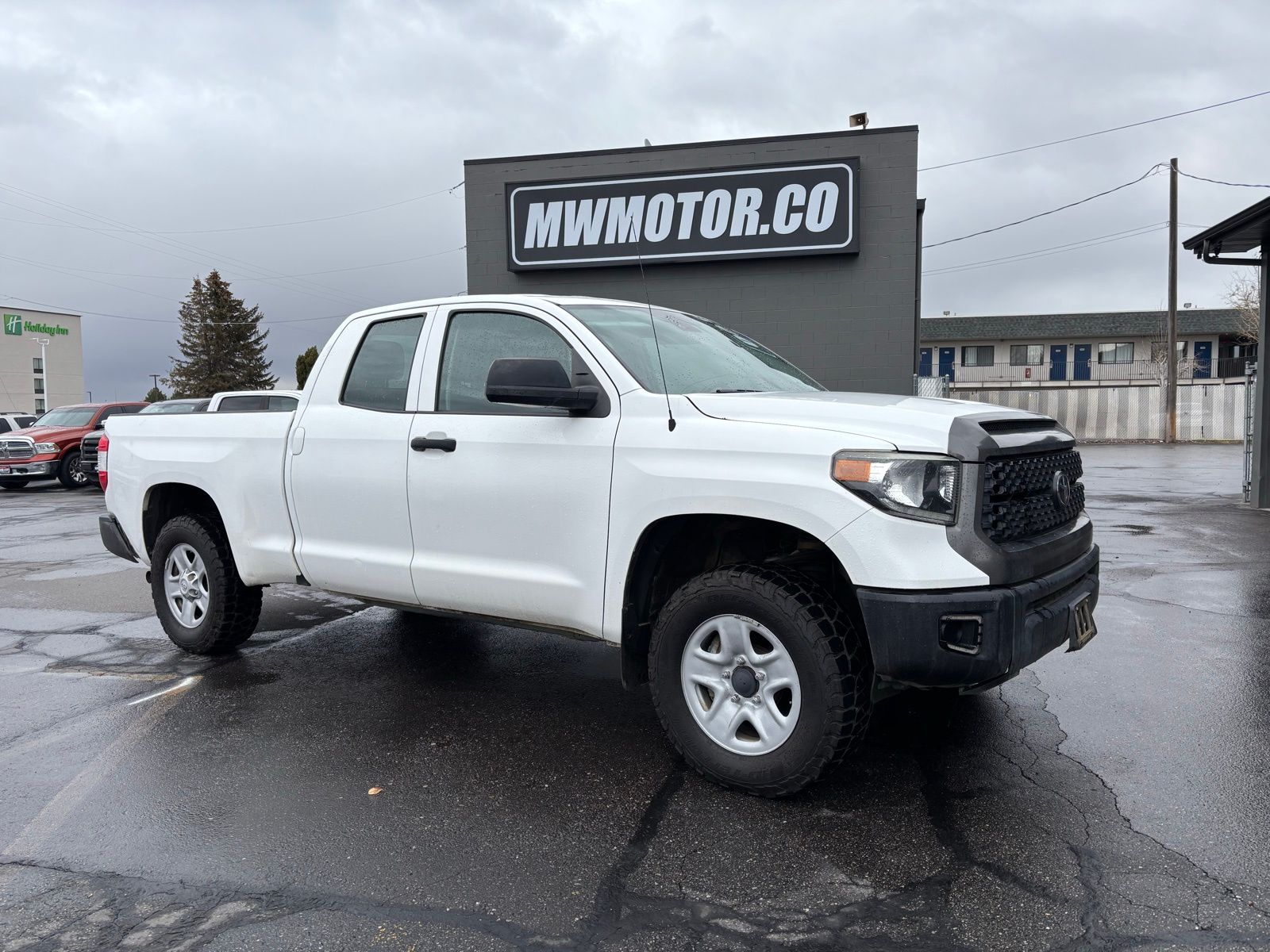 2018 Toyota Tundra SR's photo