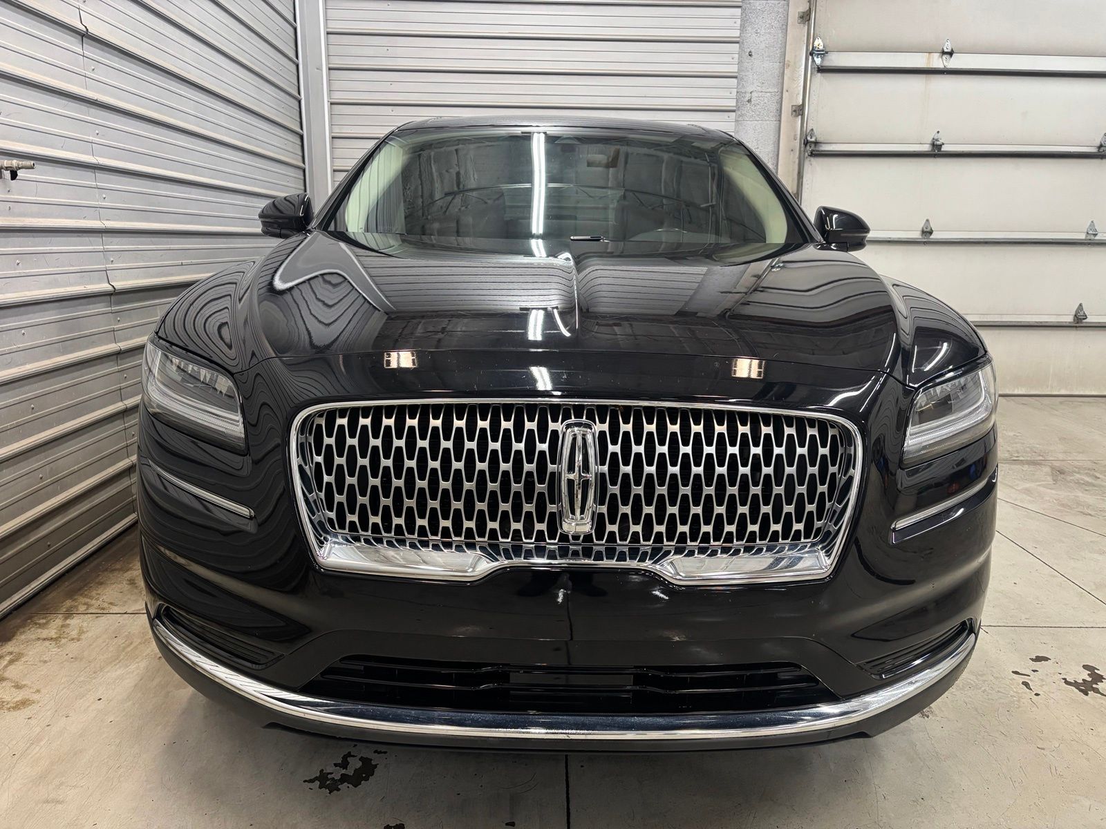 Photo 2 of 2021 Lincoln Nautilus Standard