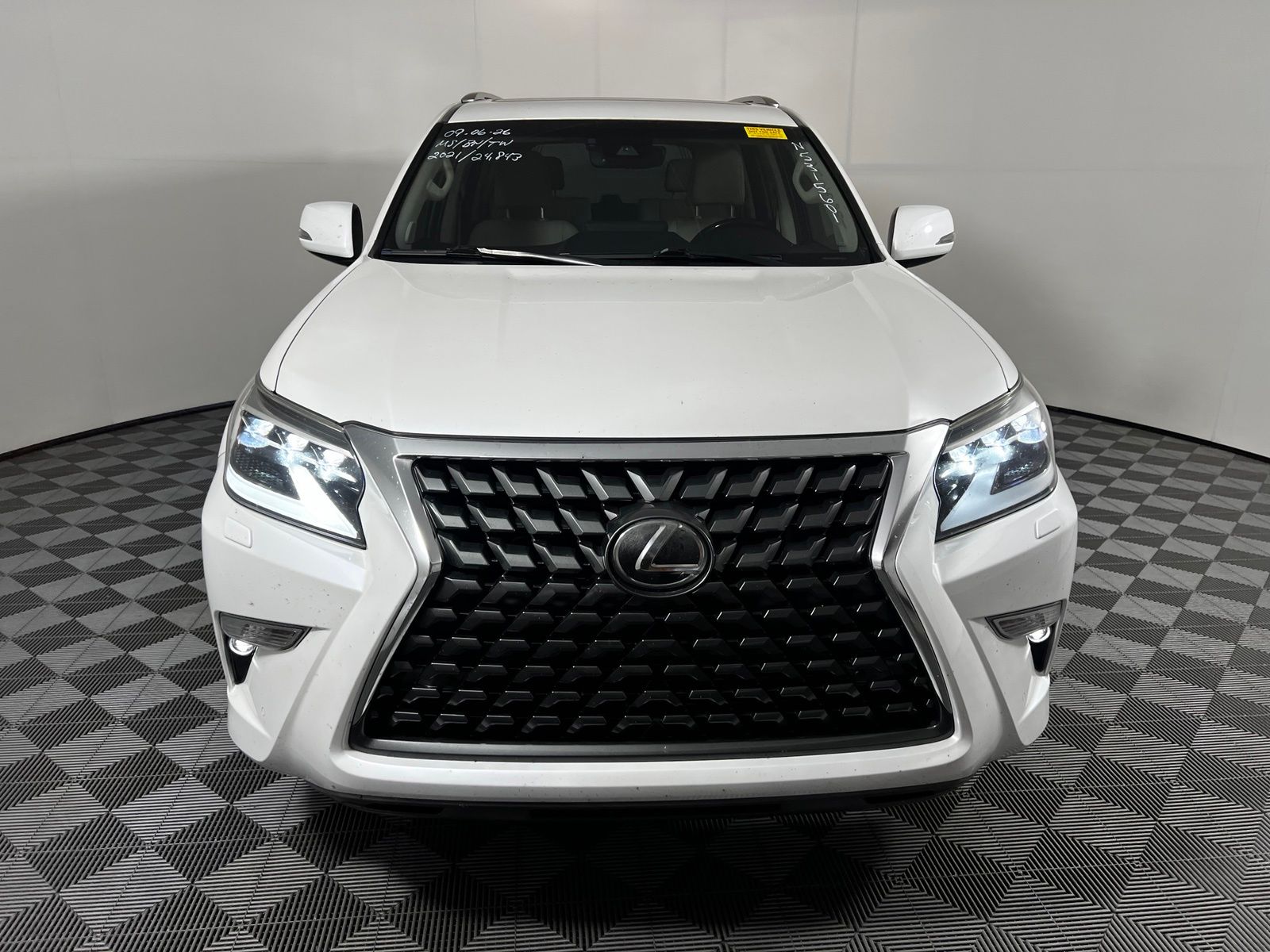Thumbnail: 2022 Lexus GX - 2