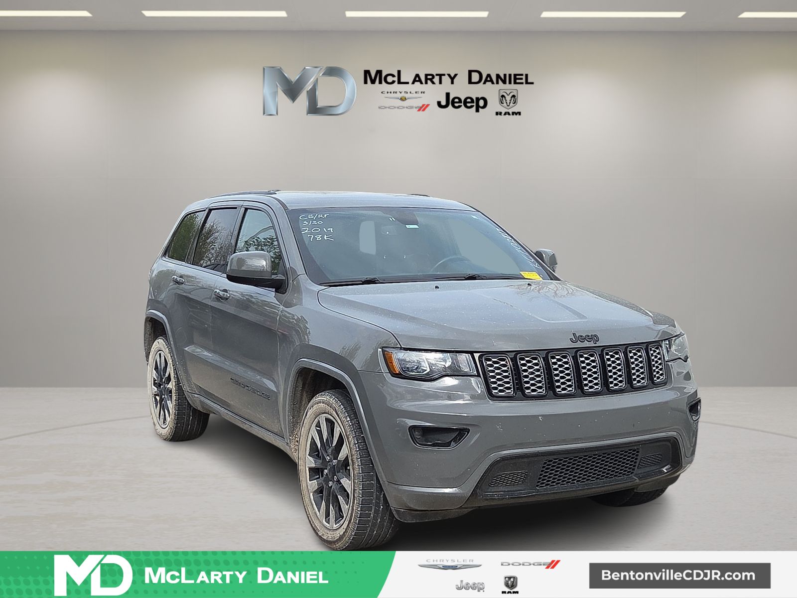 Sting-Gray Clearcoat 2019 Jeep Grand Cherokee Altitude 4WD SUV / Crossover Four-Wheel Drive 8-Speed Automatic