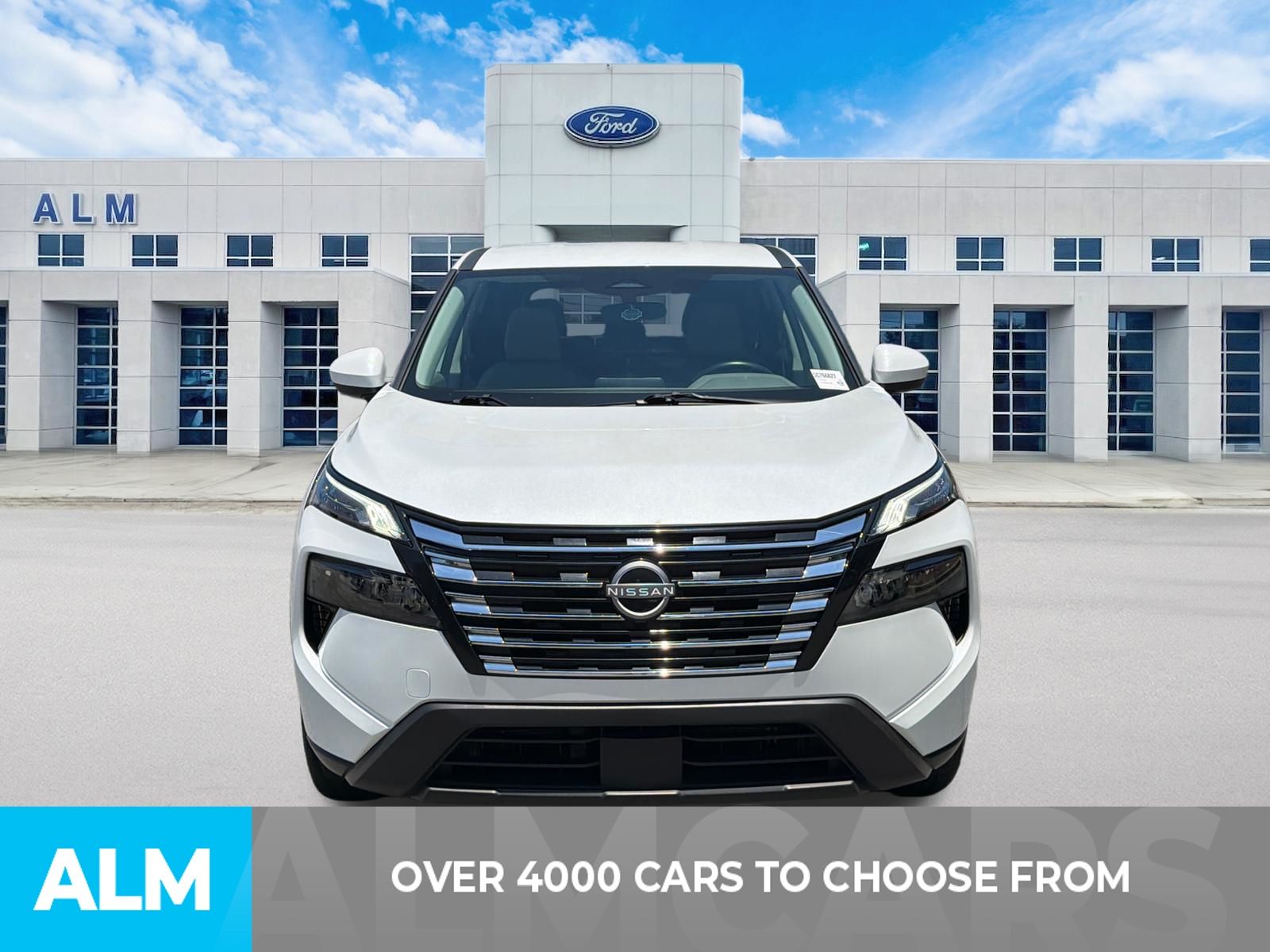 Certified Used 2025 Everest White P Nissan SV image 2