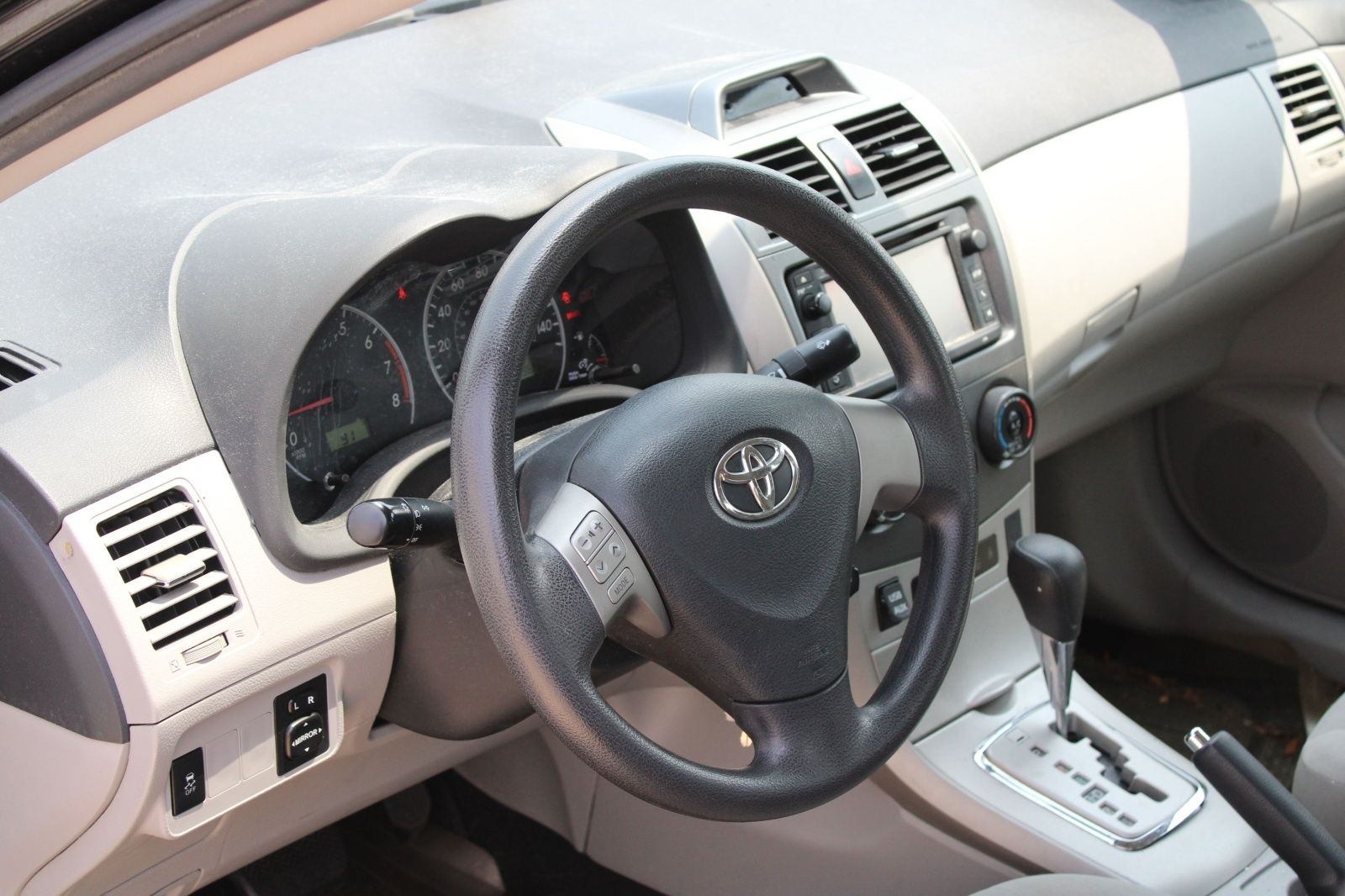 Used 2013 Black Toyota LE image 3
