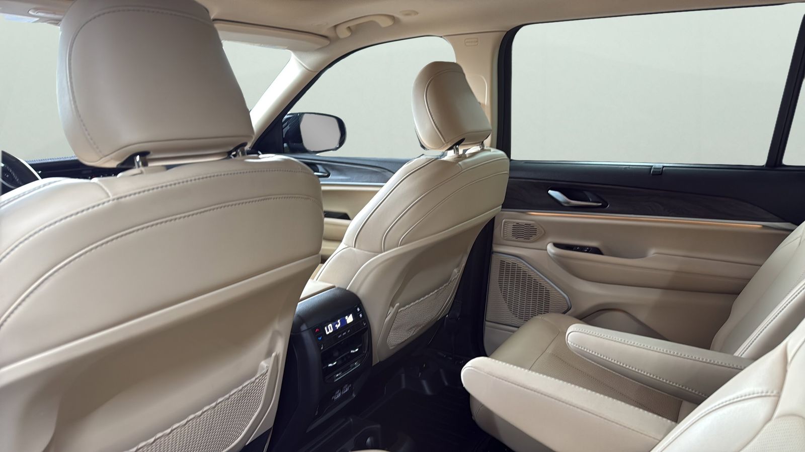 Used Car 2022 Jeep Grand Cherokee L  Limited For Sale Under $30,000 In Austin, Texas