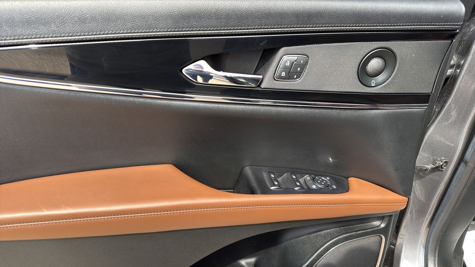 Used Car 2023 Lincoln Nautilus  Reserve For Sale Under $40,000 In Austin, Texas