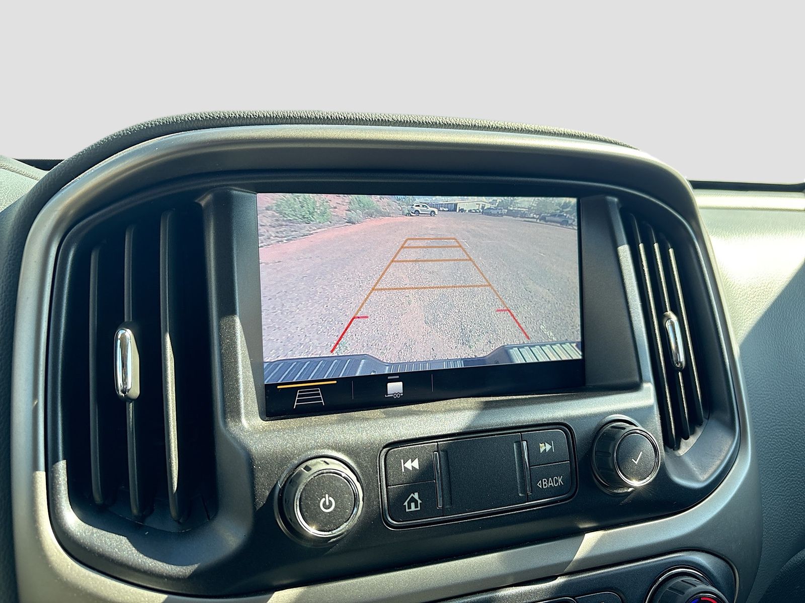 Used 2021 Gray Chevrolet Z71 image 14