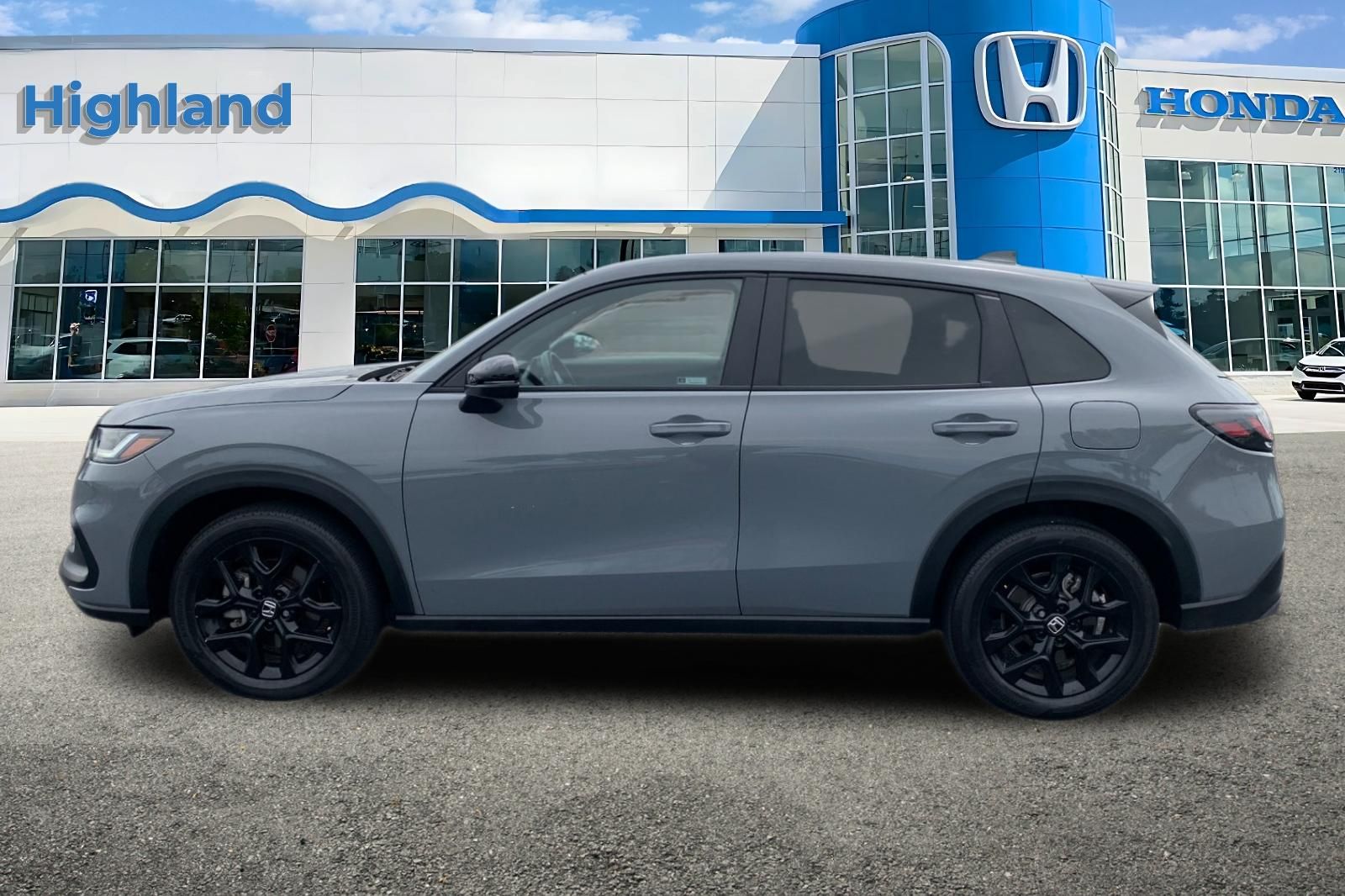 View vehicle photo 2