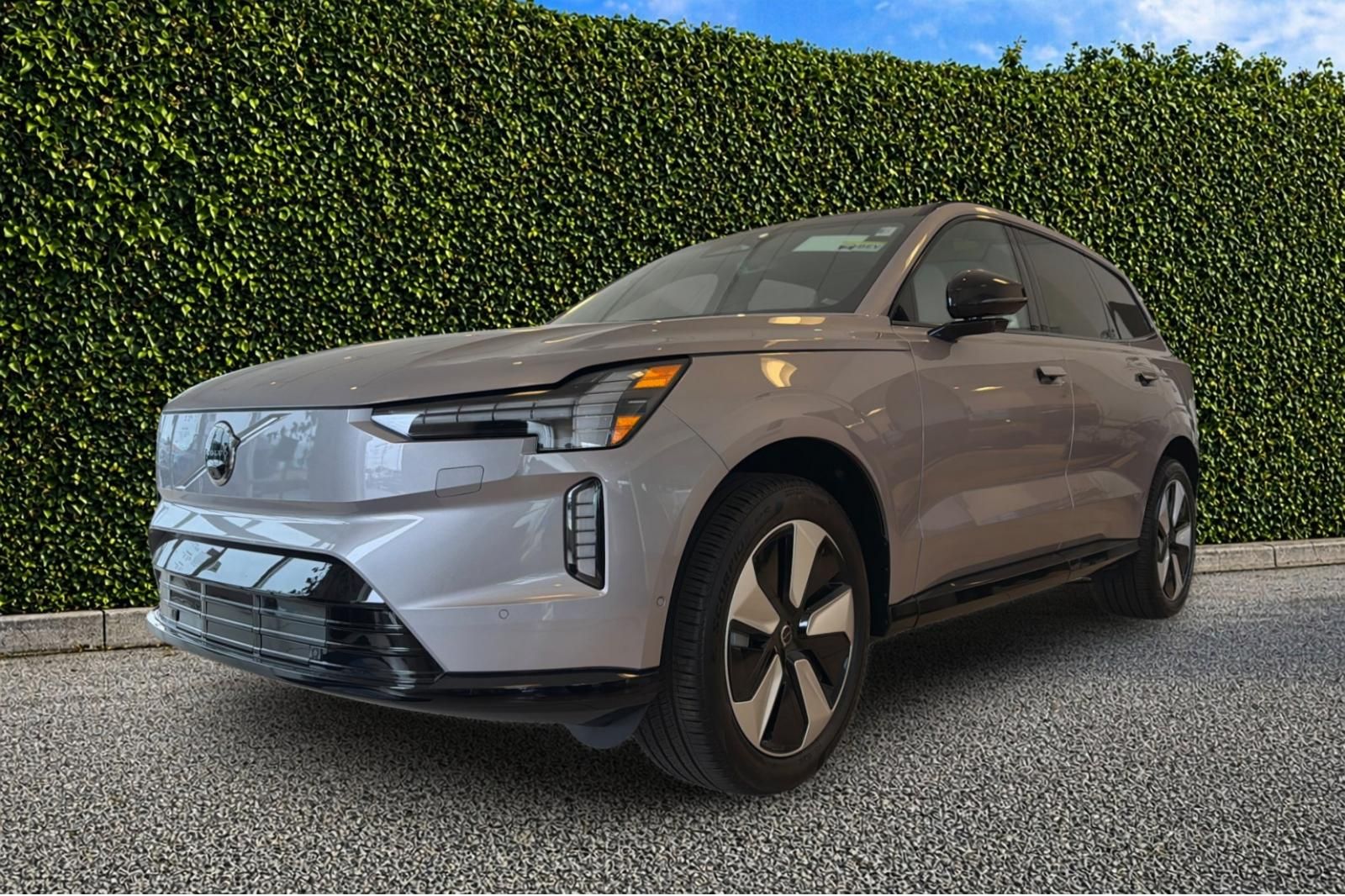 2026 Volvo EX90 Single Motor Plus 7-Seater's photo