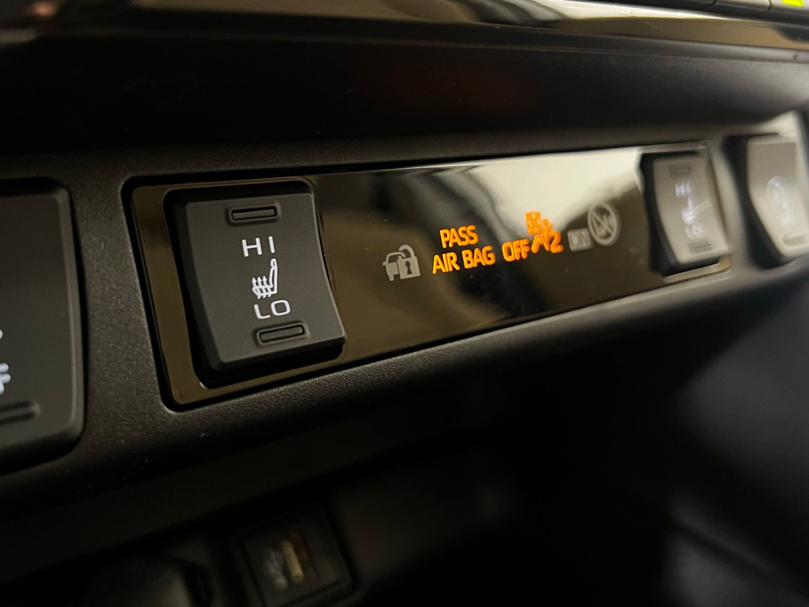 Thumbnail: 2025 Toyota RAV4 - 16