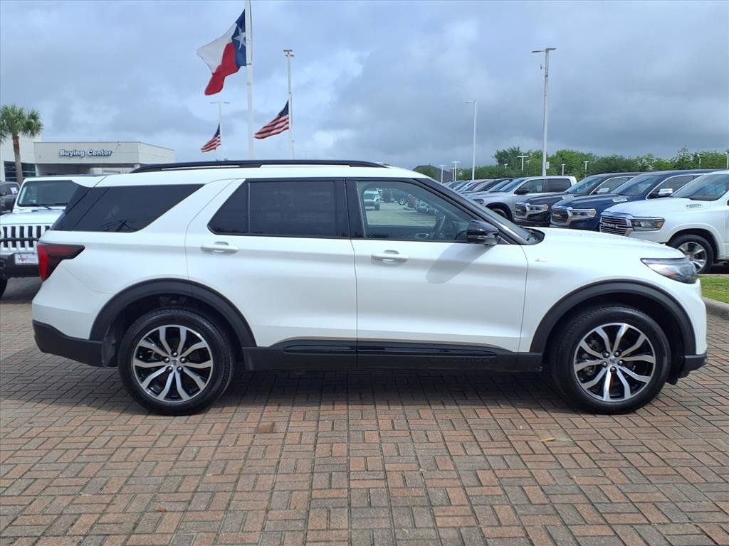 2025 Ford Explorer ST-Line - 3