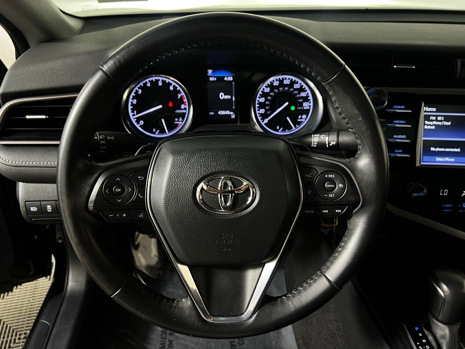 2020 Toyota Camry SE 14