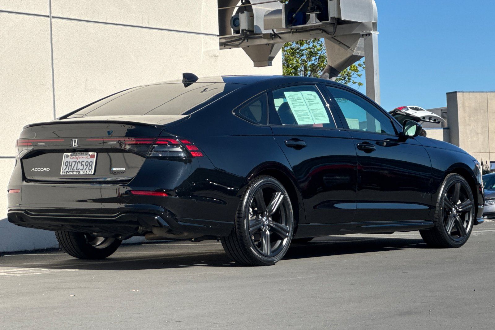 View vehicle photo 3