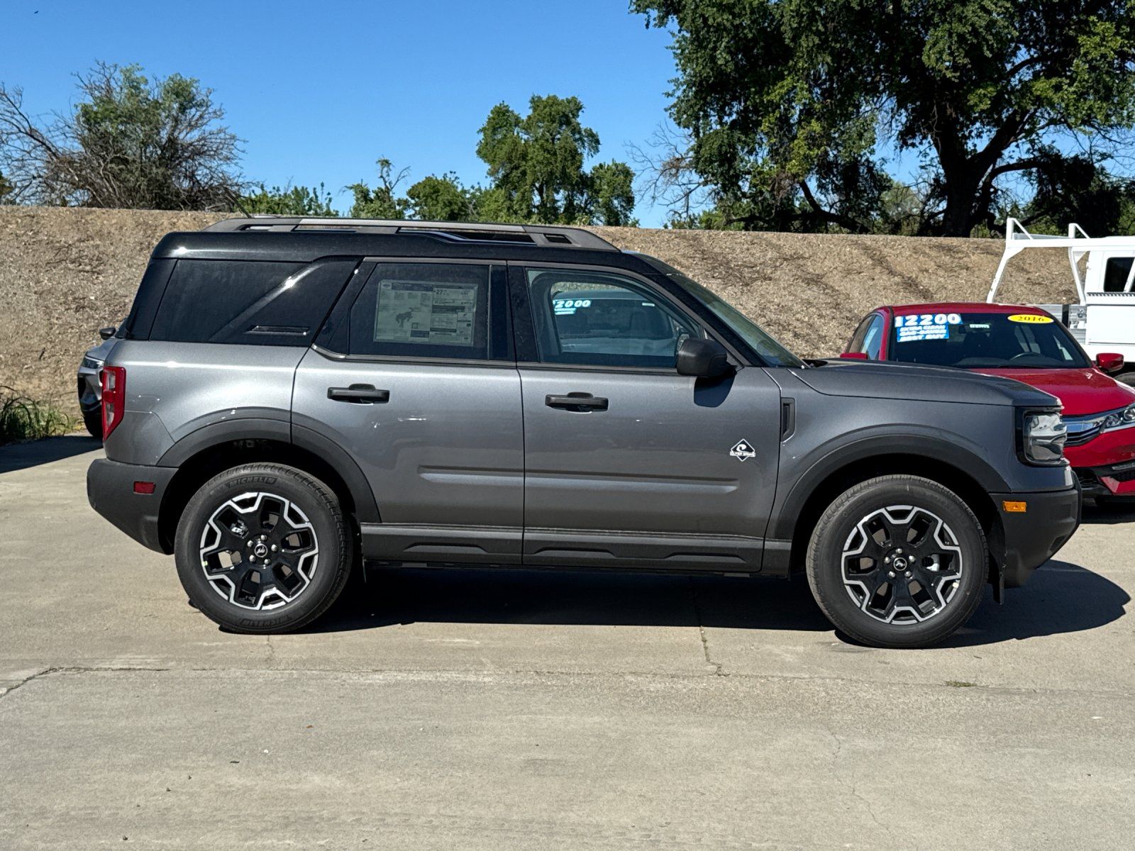 View vehicle photo 2